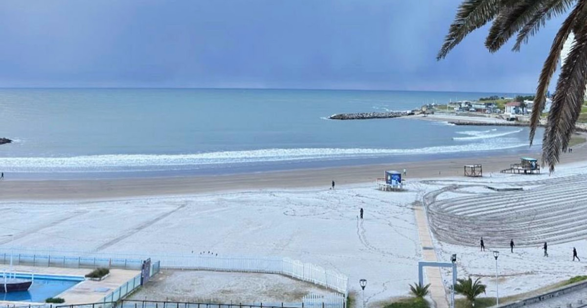 Videos: el frío polar hizo nevar en Mar del Plata depués de 35 años