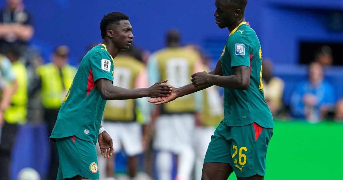Un jugador de Senegal contra su técnico